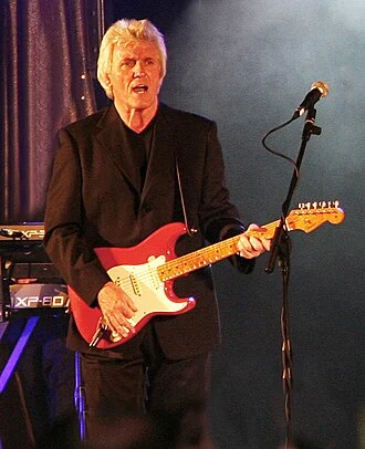 Bruce Welch height profile photo