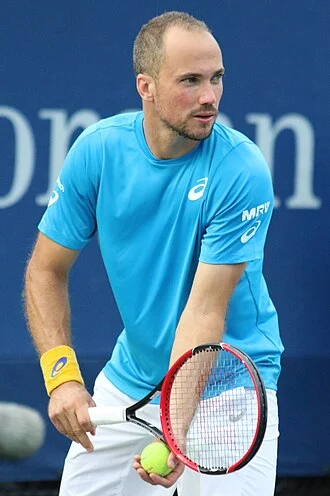 Bruno Soares height profile photo