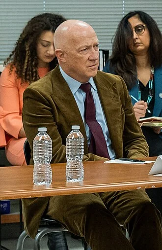 Bryan Lourd height profile photo