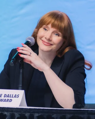 Bryce Dallas Howard height profile photo