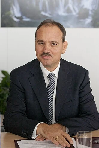 Bujar Nishani height profile photo