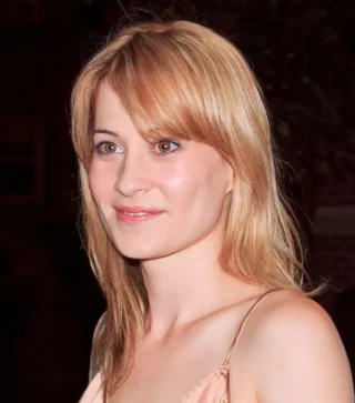 Camille Sullivan height profile photo