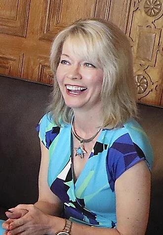 Candice Bergen (politician) height profile photo