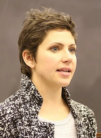 Cara Spencer height profile photo