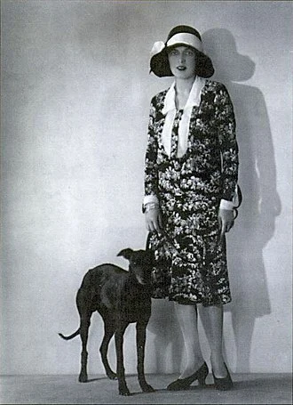 Caresse Crosby height profile photo