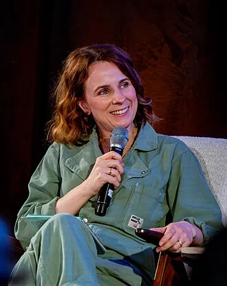 Cariad Lloyd height profile photo