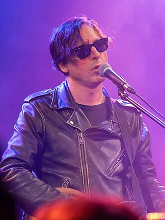 Carl Barât height profile photo