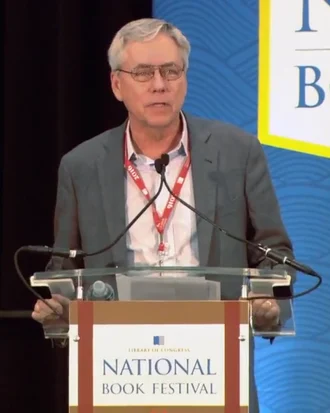Carl Hiaasen height profile photo