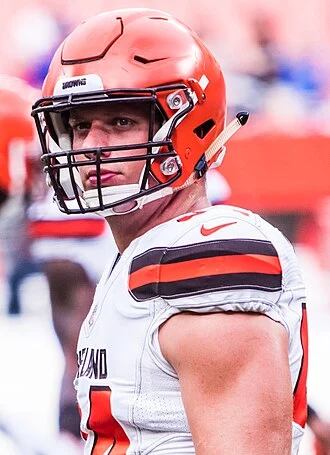 Carl Nassib height profile photo