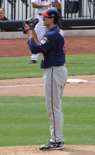 Carl Pavano height profile photo
