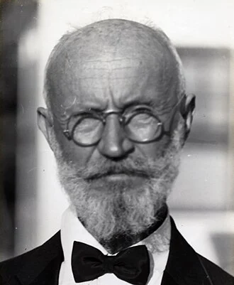 Carl Tanzler height profile photo