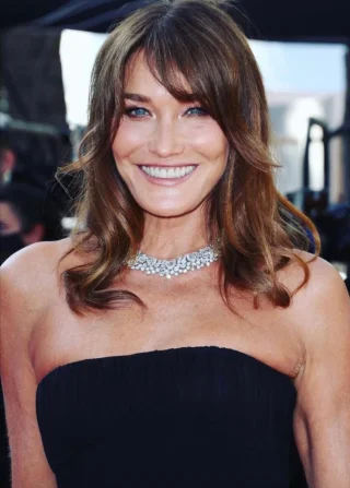 Carla Bruni height profile photo