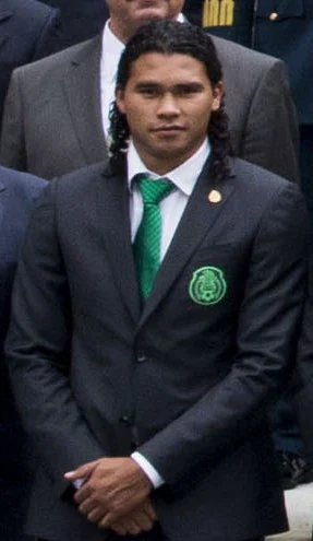 Carlos Peña (Mexican footballer) height profile photo