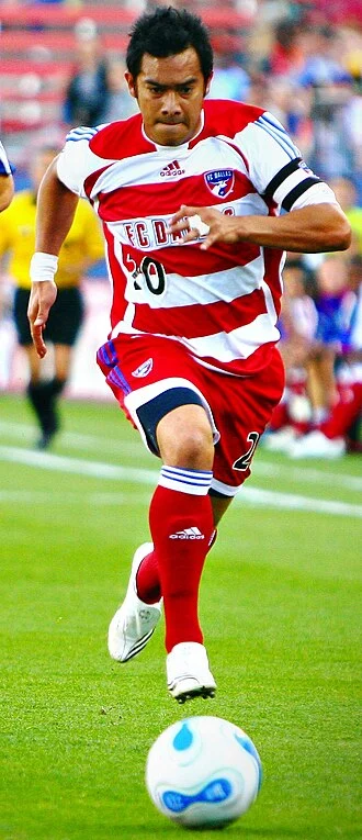 Carlos Ruiz (Guatemalan footballer) height profile photo