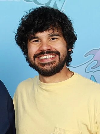 Carlos Valdes (actor) height profile photo