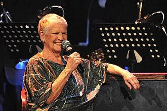 Carmen Moreno (singer) height profile photo