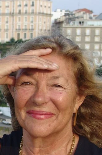 Carol Drinkwater height profile photo