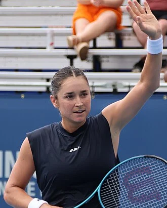 Caroline Dolehide height profile photo