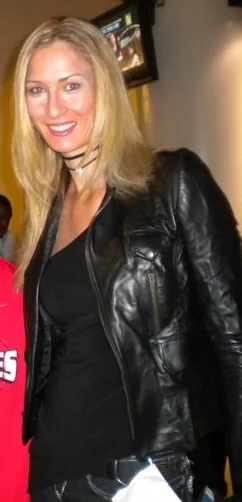 Carolyn Moos height profile photo