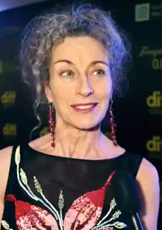 Carrie Crowley height profile photo