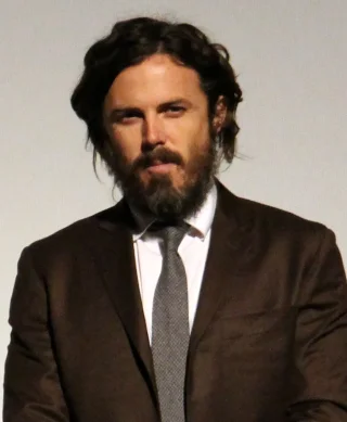 Casey Affleck height profile photo