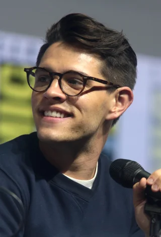 Casey Cott height profile photo