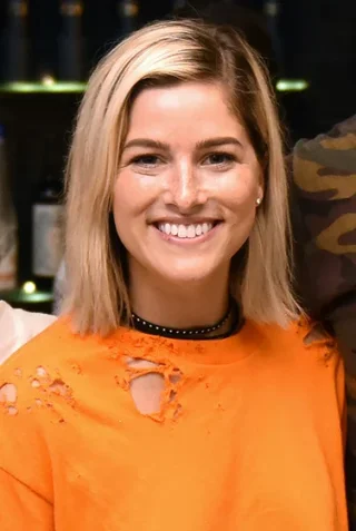 Cassadee Pope height profile photo
