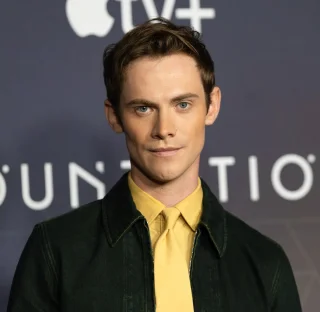 Cassian Bilton height profile photo