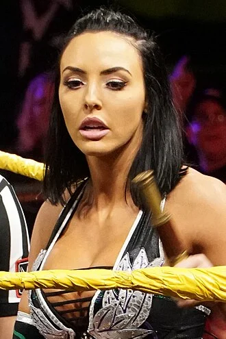 Cassie Lee height profile photo