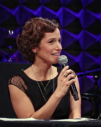 Catie Lazarus height profile photo
