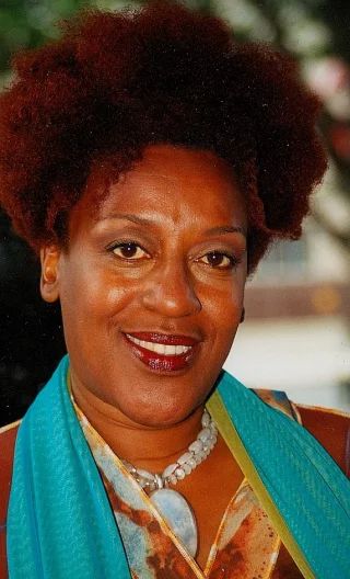 CCH Pounder height profile photo