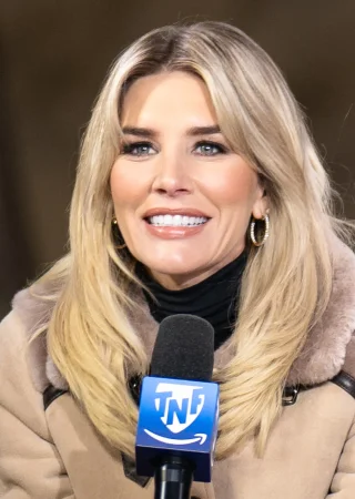 Charissa Thompson height profile photo