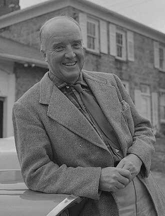Charles Best (medical scientist) height profile photo