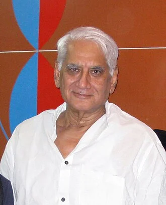 Charles Correa height profile photo