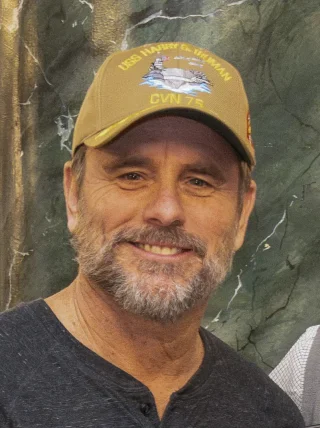 Charles Esten height profile photo