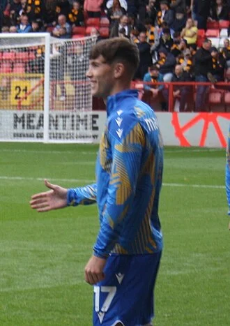 Charlie McNeill (footballer) height profile photo