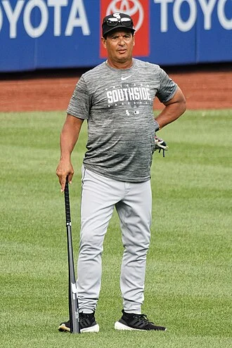 Charlie Montoyo height profile photo