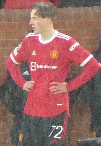 Charlie Savage (footballer) height profile photo