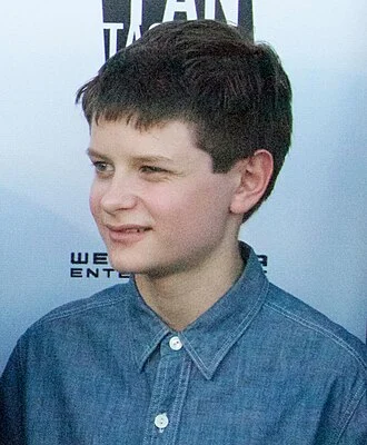 Charlie Tahan height profile photo
