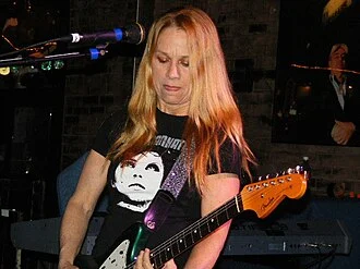 Charlotte Caffey height profile photo