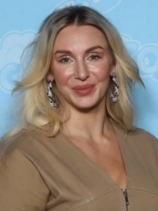 Charlotte Flair height profile photo