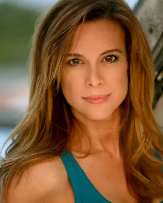 Chase Masterson height profile photo