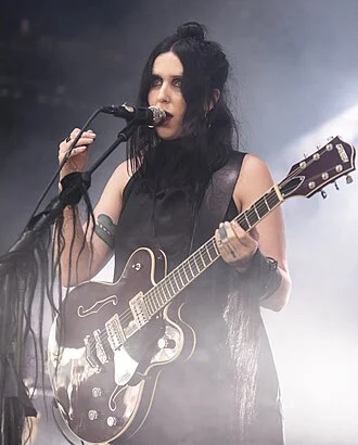Chelsea Wolfe height profile photo