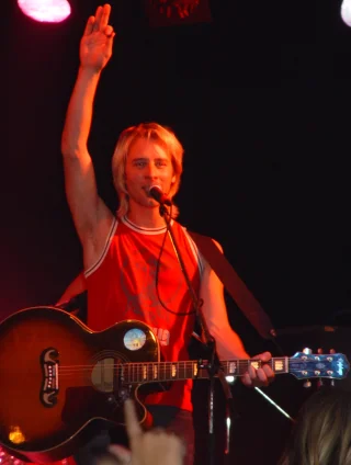 Chesney Hawkes height profile photo