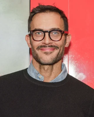 Cheyenne Jackson height profile photo