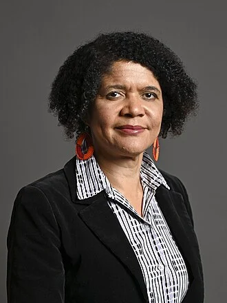 Chi Onwurah height profile photo