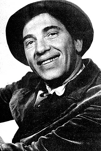 Chico Marx height profile photo