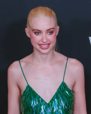 Chloe Cherry height profile photo