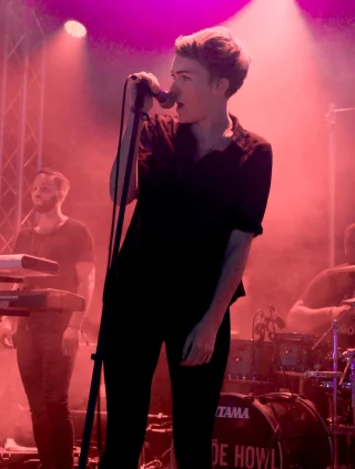 Chlöe Howl height profile photo