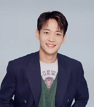 Choi Min-ho height profile photo
